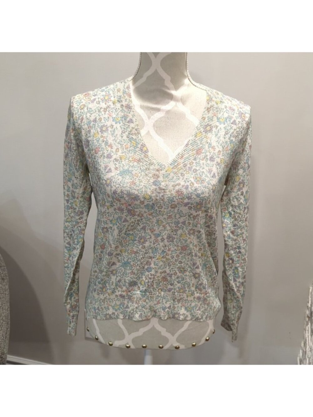 27 miles Malibu Vneck Pastel Floral sweater